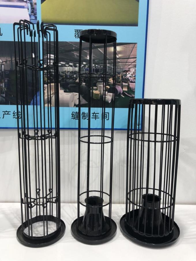 黒い丸型の集じん器のフィルター・バッグのおり